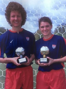 Michelle Ackers et Mia Hamm