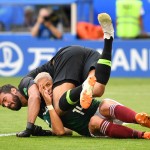 Alisson Becker before Chicharito (pictures sports.ru)